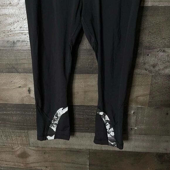 Lululemon Crop Leggings 10 - Picture 3 of 6